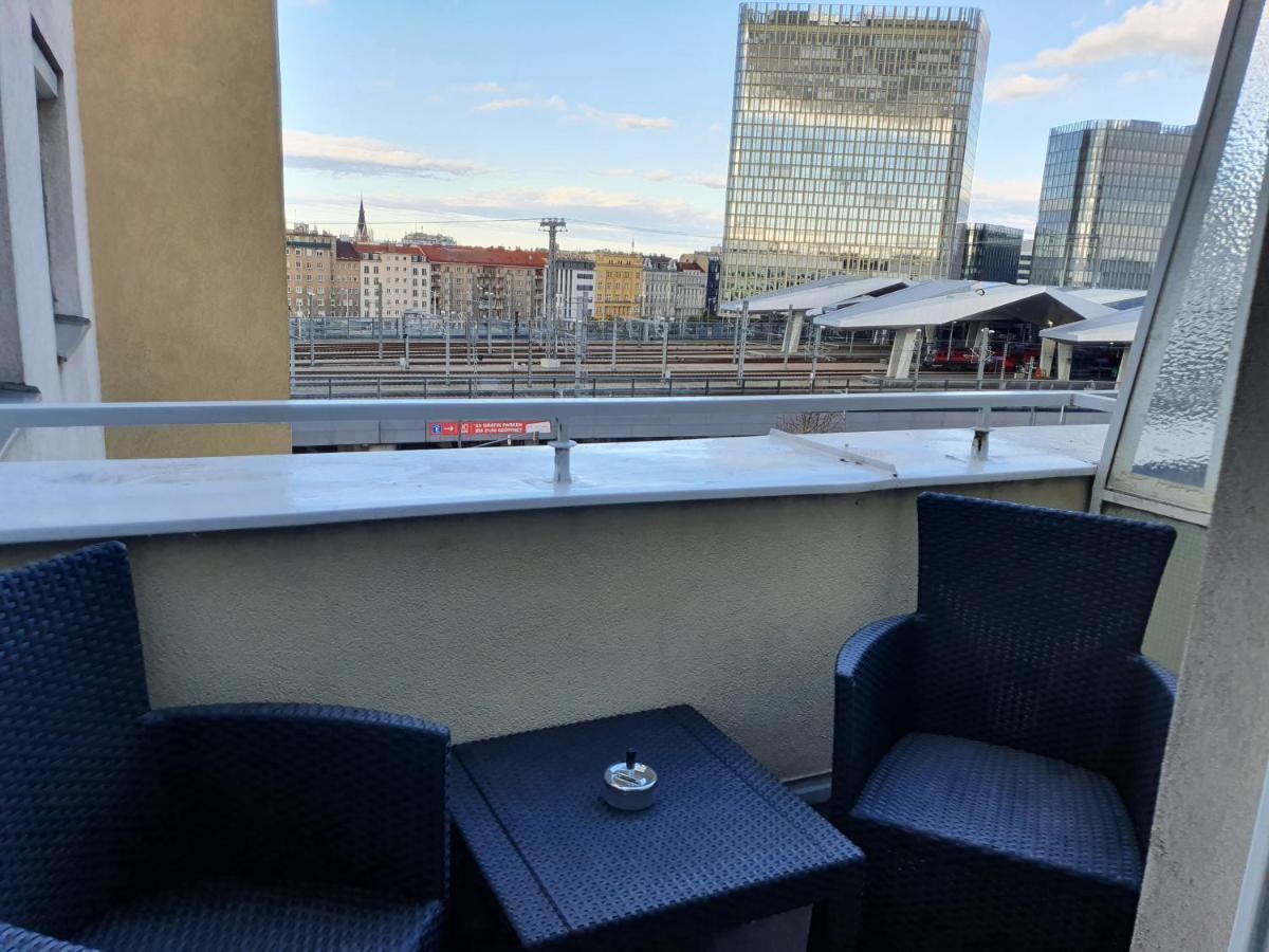 Smarte Dachgeschosswohnung Mit 2 Terrassen Direkt Am Hauptbahnhof Vienna Exterior photo