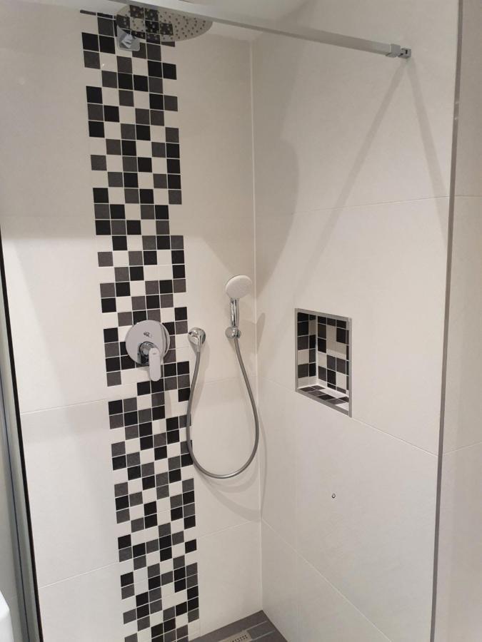 Smarte Dachgeschosswohnung Mit 2 Terrassen Direkt Am Hauptbahnhof Vienna Exterior photo